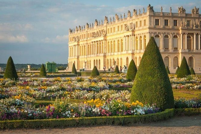 Private 5-hour round transfer to Versailles from Paris. Best offer! - What the driver adds to the day