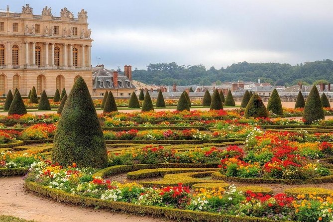 Private 5-hour round transfer to Versailles from Paris. Best offer! - The formal gardens and the park