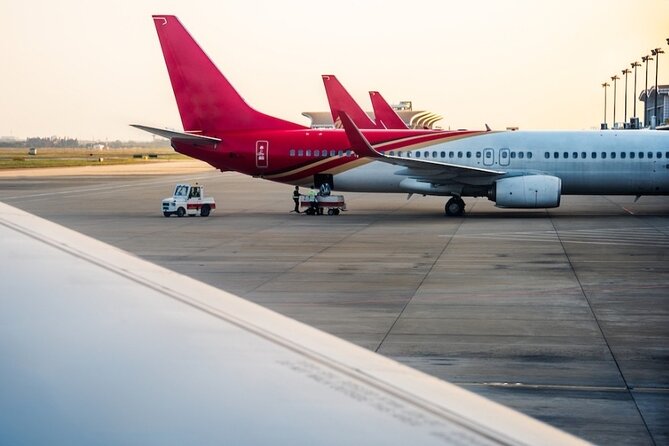 Private Airport Transfer between Paris and Parisian Airports - Hotel, home, and company pickup