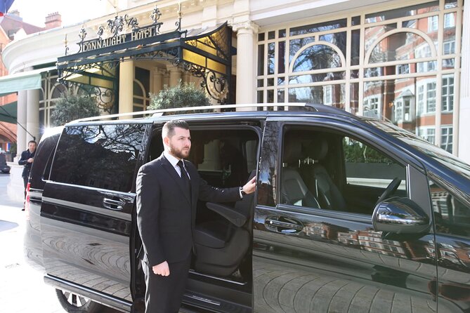 Private Arrival Transfer from CDG or ORLY airports to Paris city - The pickup: where your driver actually shows up