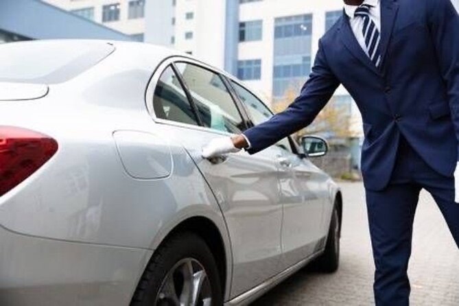 Private Arrival Transfer from CDG or ORLY airports to Paris city - Journey time in real life: planning a 50-minute to 1h10 window