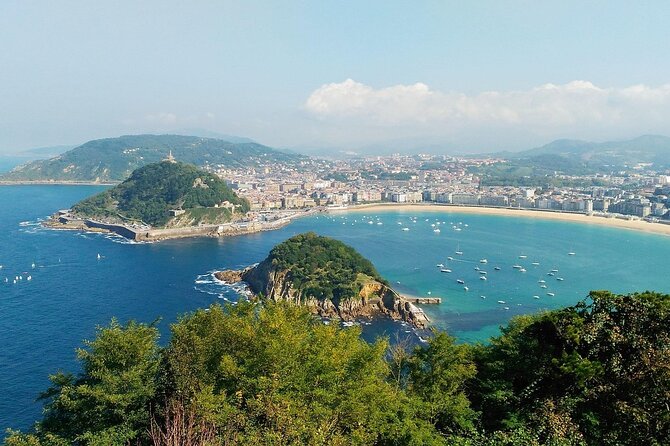 Private Basque Country Tour Hidden Villages and Culinary Delights - Guéthary: postcard port scenes and low-tide pathways