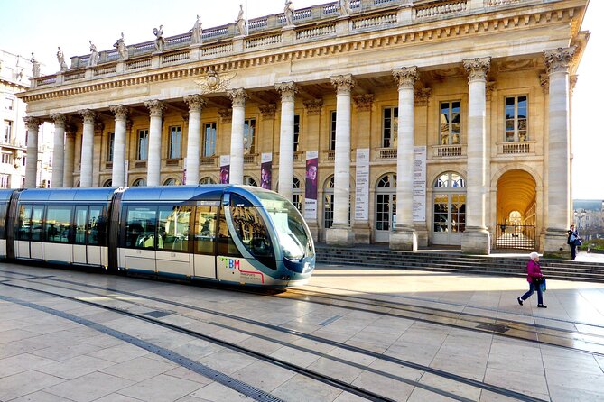 Private - Best of Bordeaux Walking Tour + Glass of Bordeaux Wine - The included glass of Bordeaux natural wine (and how to plan around it)