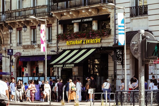Private Bordeaux History Tour with a glass of Bordeaux wine. - Place Gambetta and Passage Sarget: gates, gardens, and Belle Époque shopping