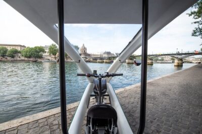Private City-Tour by pedicab in Paris : The "Gustave Eiffel" - The Eiffel Tower from street level