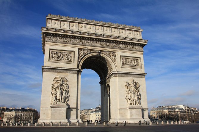 Private City Tour of Paris & River Cruise with Hotel Pick-Up - Montmartre: the tour’s main chance to walk