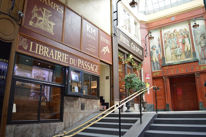 Private Covered Passages & Palais Royal Gardens 2-Hour Tour - Palais Royal Gardens: a change of pace