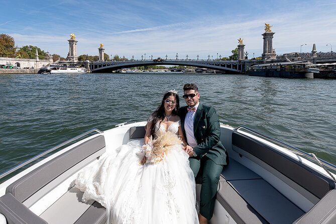 Private Cruise to Discover Paris - Captains, timing, and the Eiffel sparkle effect