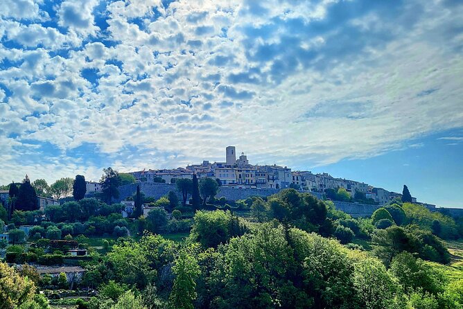 Private discovery of the hinterland of the Côte d'Azur - A full day above Nice, from perfume to mountain villages