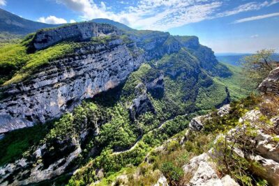 Private discovery of the hinterland of the Côte d'Azur - Gourdon at 760 meters, the day’s big viewpoint