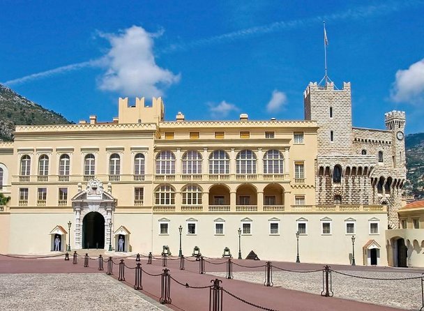 Private excursion Cruise stopover on the French Riviera - A Riviera day built around contrast