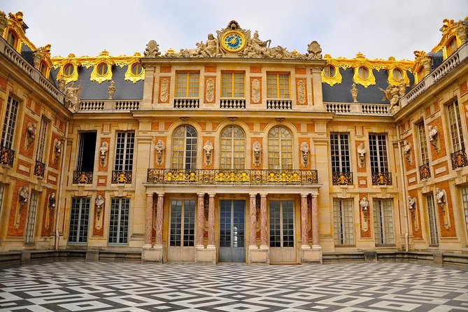 Private Full Day Tour to Versailles and Giverny from Paris with Hotel Pick Up - Lunch and the road between the sights