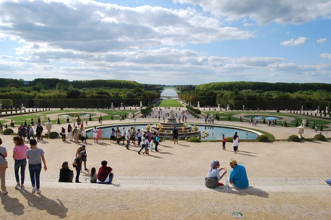 Private Giverny & Versailles Day Trip with Lunch & Hotel Transfers from Paris - Who will get the most from this day trip