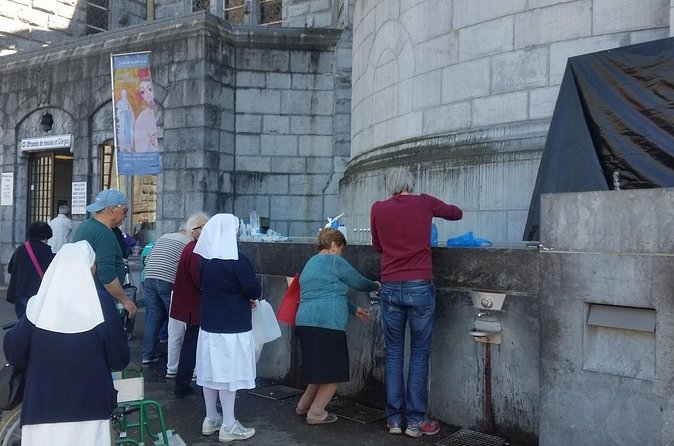 Private Guided History tour of Lourdes - Practical planning: wear good shoes, expect schedule surprises