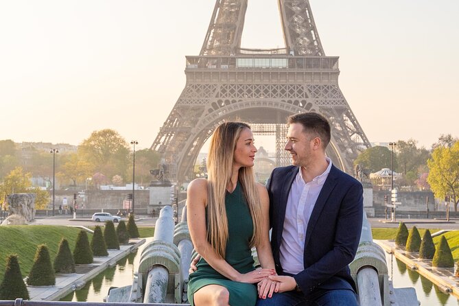 Private Guided Professional Photoshoot by the Eiffel Tower - Private Photos With the Eiffel Tower: What This 1-Hour Shoot Really Gives You