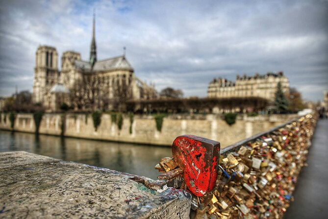 Private Half Day Historic Tour - Le Marais and Rue des Rosiers: From Old Neighborhood to Jewish Quarter Heart