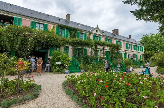 Private Half-Day Tour to Monet's Garden in Paris - Guide service and language