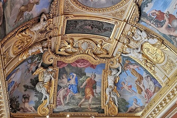 Private Louvre Museum Tour by Alberto Local Guide and his team in Paris - Meeting Alberto or Paloma at the Carrousel