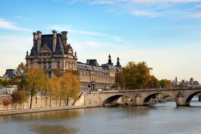 Private Louvre Tour in Paris for Kids and Families - Turning Louvre masterpieces into a story