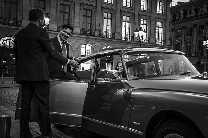 Private luxury tour of Bordeaux in a magnificent Citroen DS - 2 hours - A Citroën DS Instead of a Sightseeing Bus