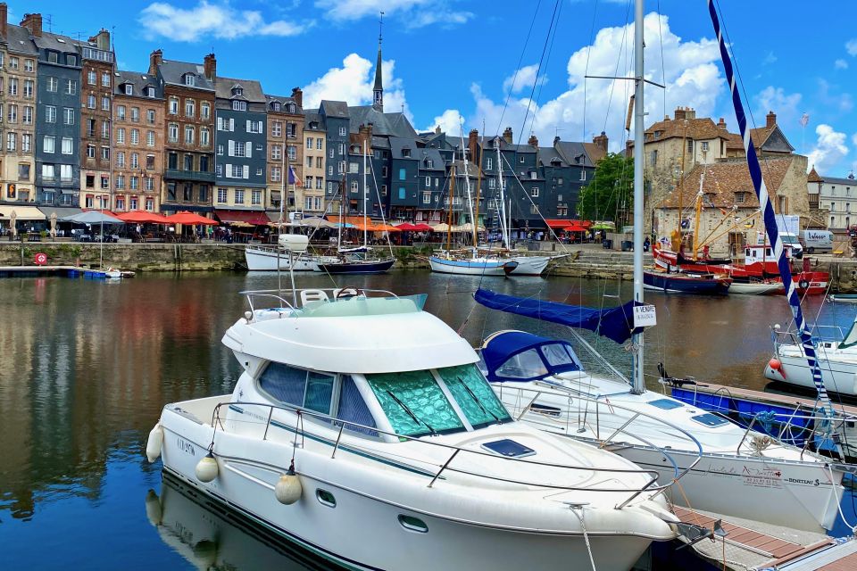 Private Mont Saint-Michel, Honfleur Trip by Mercedes - Arriving on the island and finding your way