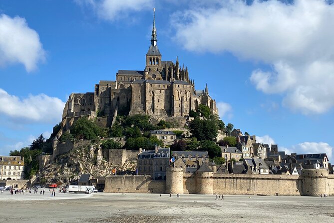Private Mont Saint-Michel, Normandy D-Day Express trip from Paris - Private One-Day Hit: D-Day Beaches to Mont Saint-Michel