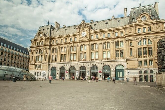 Private One Way Transfer frm Railways Station to Hot in Paris 1-3 - The first ride from Gare du Nord or another main station