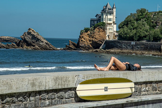 Private Photographic Walk in Biarritz - Biarritz Lighthouse: architecture with a clear subject