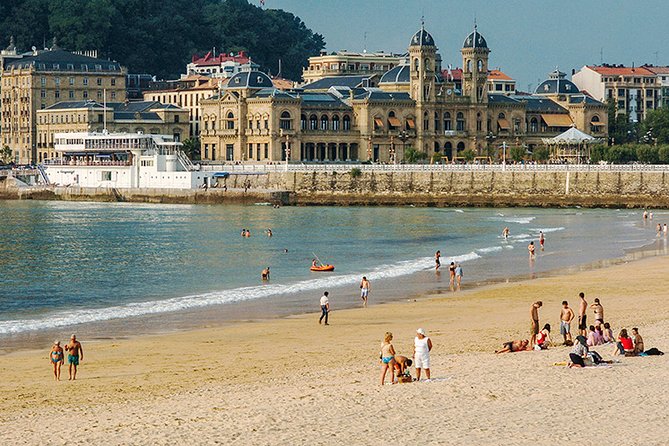 Private Photographic Walk of San Sebastian and Bilbao - Who should book this experience?