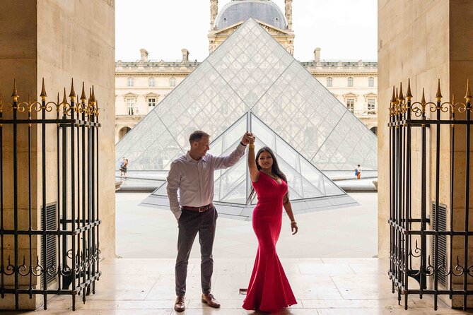 Private Photoshoot at the Louvre area in Paris - Finding the formal lines of Palais-Royal