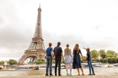 Private Professional Photoshoot in Paris - The Eiffel Tower as your main portrait