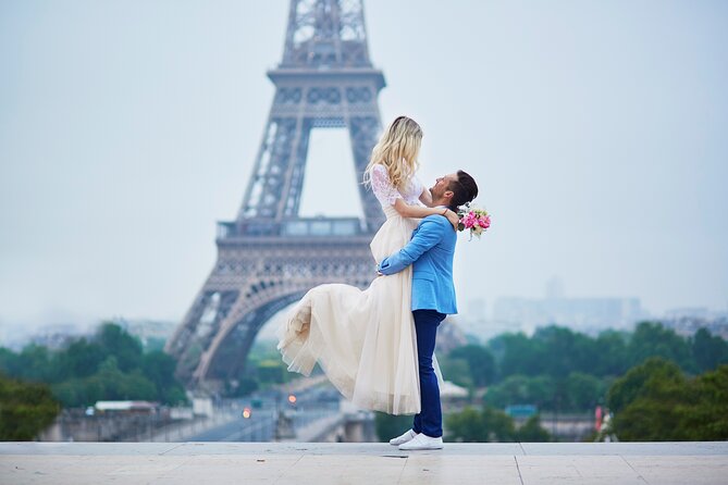 Private Romantic Photoshoot in Paris with Bouquet of Flowers - Why this Paris photoshoot works
