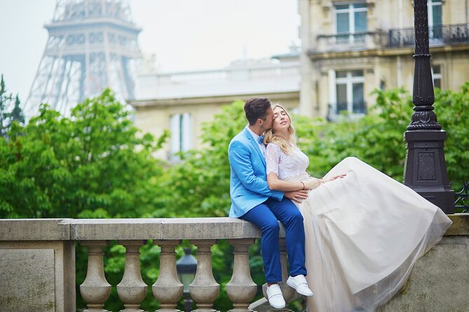 Private Romantic Photoshoot in Paris with Bouquet of Flowers - Is $150.10 a fair price?