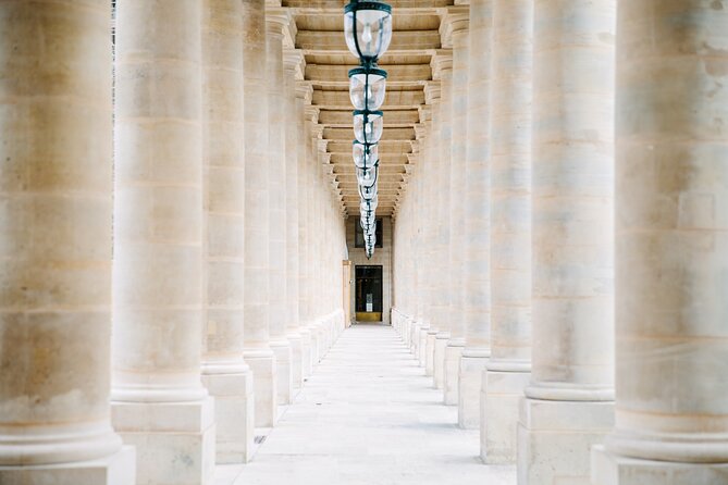 Private Screen to Streets: A TV Show-inspired Paris Walking Tour - Saint-Michel fountain and Mindy’s busking moment