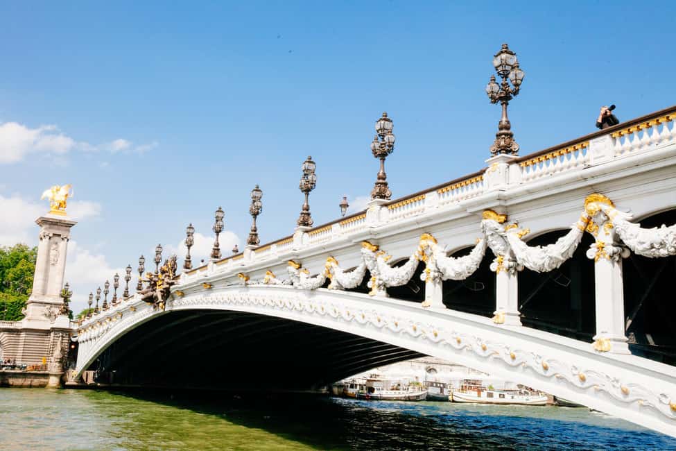 Private Secrets of Paris Bike Tour - Starting near the Eiffel Tower and riding the Seine like a local