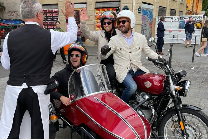 Private Sidecar Tour of Montmartre : Off the Beaten Path - Dalida’s statue and a curious local custom