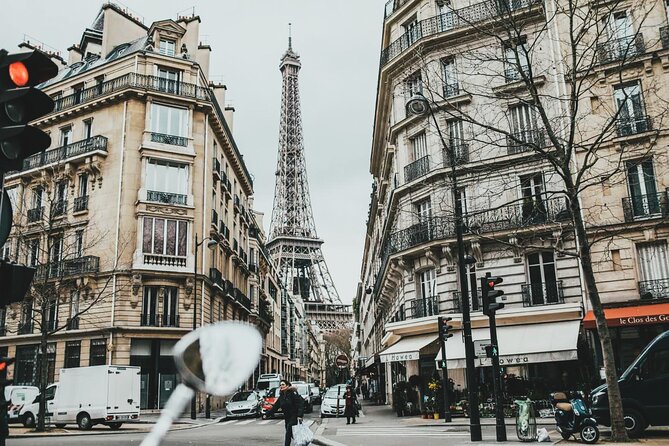 Private Street Art Tour in Paris with Local Expert - Rue des Cascades: A Romantic Street Where Art Takes Over