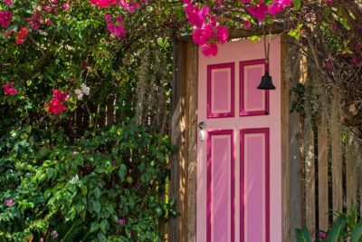 Private Tour from Saint-Tropez to the flowers city - Ramatuelle: a compact village visit