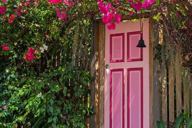 Private Tour from Saint-Tropez to the flowers city - Ramatuelle: a compact village visit