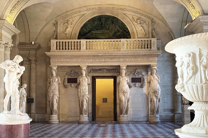 Private Tour Louvre Museum - Who leads the tour: Iuliana and the team