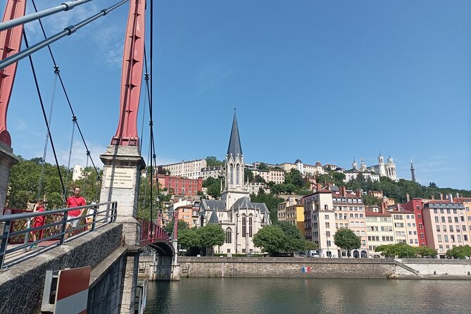Private tour of old Lyon - 2 hours - Finishing above the Saône