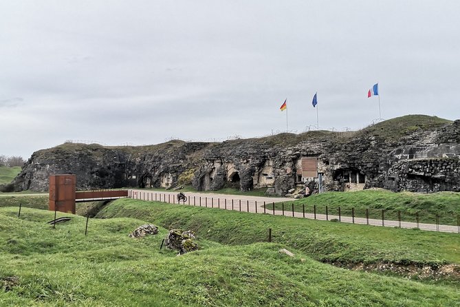 Private tour of the battlefields of Verdun from Paris in Van (2/7 travelers) - Victory Monument and Porte Chaussée