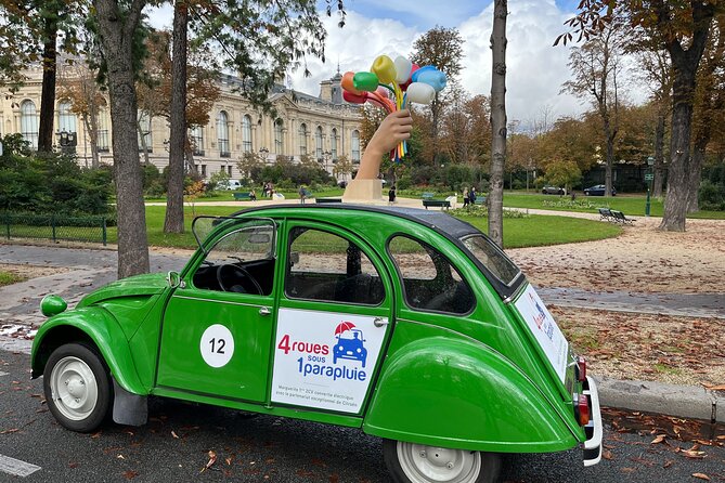 Private tour Paris Sightseeing 2 hours in Citroën 2CV - Montmartre at the end: why finishing in the hills is smart