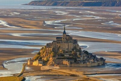 Private Tour to Mont St-Michel and Honfleur from Paris - A private guide who keeps the day flexible