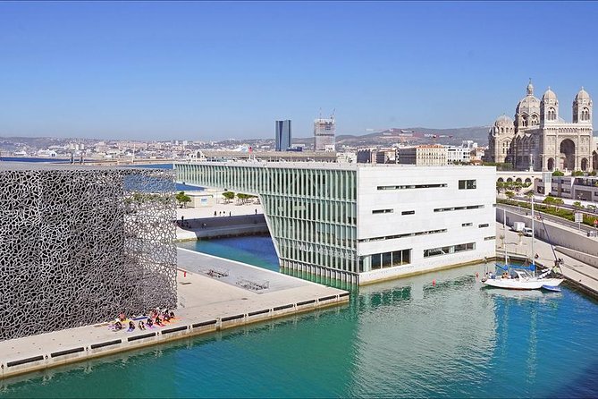 Private transfer by car: Airport from / to the City or Port of Marseille - A helpful first word about Marseille