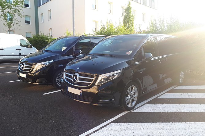 Private Transfer from CDG or ORY Airport to Paris City - Meet Your Driver at CDG or ORY: iPad name + real pickup timing
