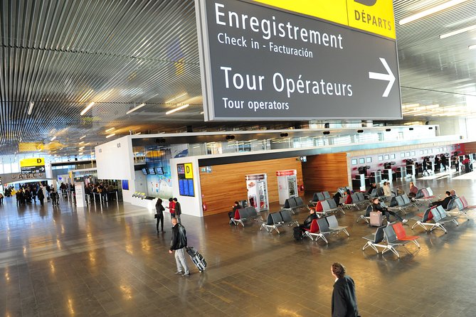 Private Transfer from Marseille Airport to Avignon - The roughly one-hour drive to Avignon