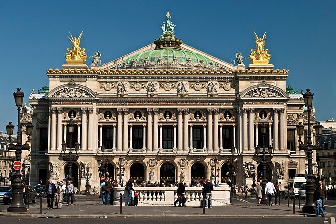 Private transfer from PARIS city to CDG or ORY airport - Timing It Right: Paris Traffic and the CDG Run