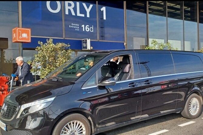 Private Transfer from Paris to CDG and Orly Airport - Why the private format can be worth $145