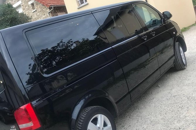 Private Transfer from the City of Paris To Orly Airport (ORY) - The driver may offer local help